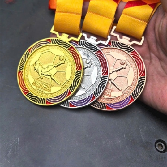 HUY CHƯƠNG TV CẦU THỦ SỐ 6 (dây đỏ vàng)